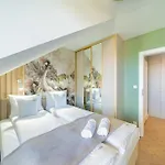 Penthouse & Posesja Plazowa By Posesja Apartment