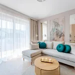 Penthouse & Posesja Plazowa By Posesja Lägenhet